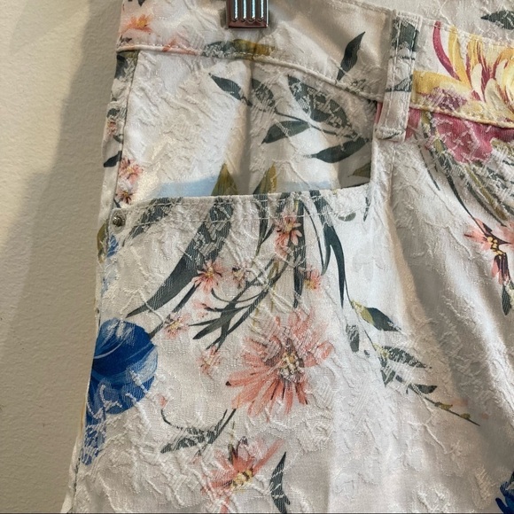 BETTY BARCLAY Sz 38 By Elements Slim Fit Mid Rise Slim Leg Pants Jeans - Picture 4 of 11